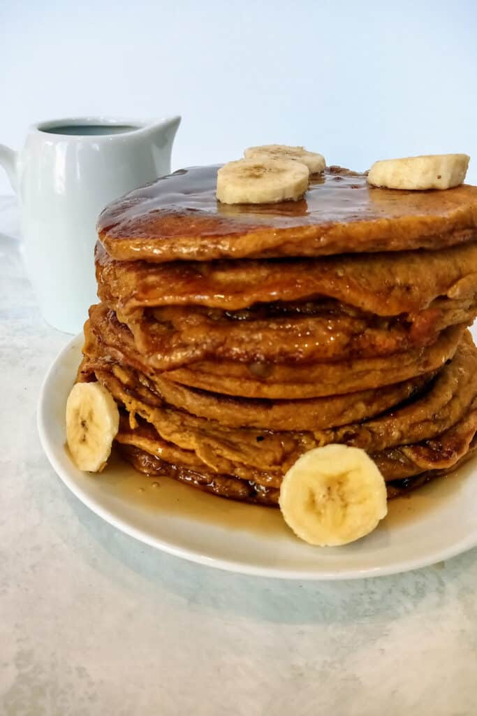 Yum! Bananas on top of pumpkin pancakes.