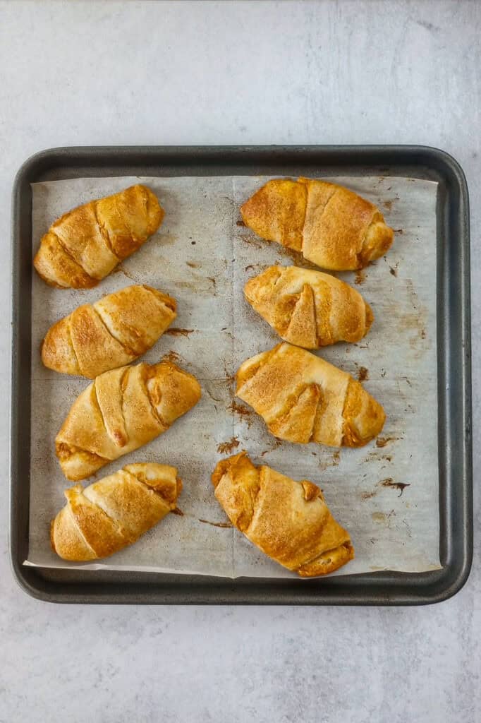 Rolls are fresh out of the oven and nice and golden brown. 