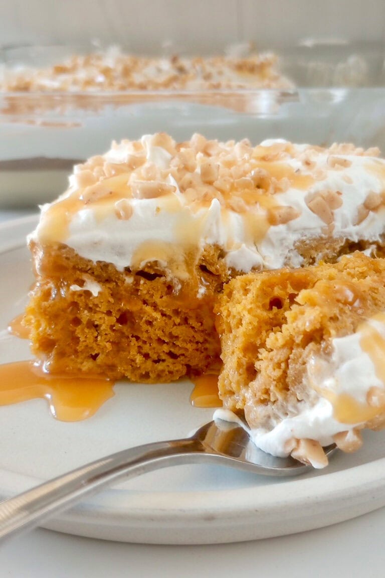 Pumpkin Poke Cake (Easy Pumpkin Dessert with Caramel & Toffee Bits ...